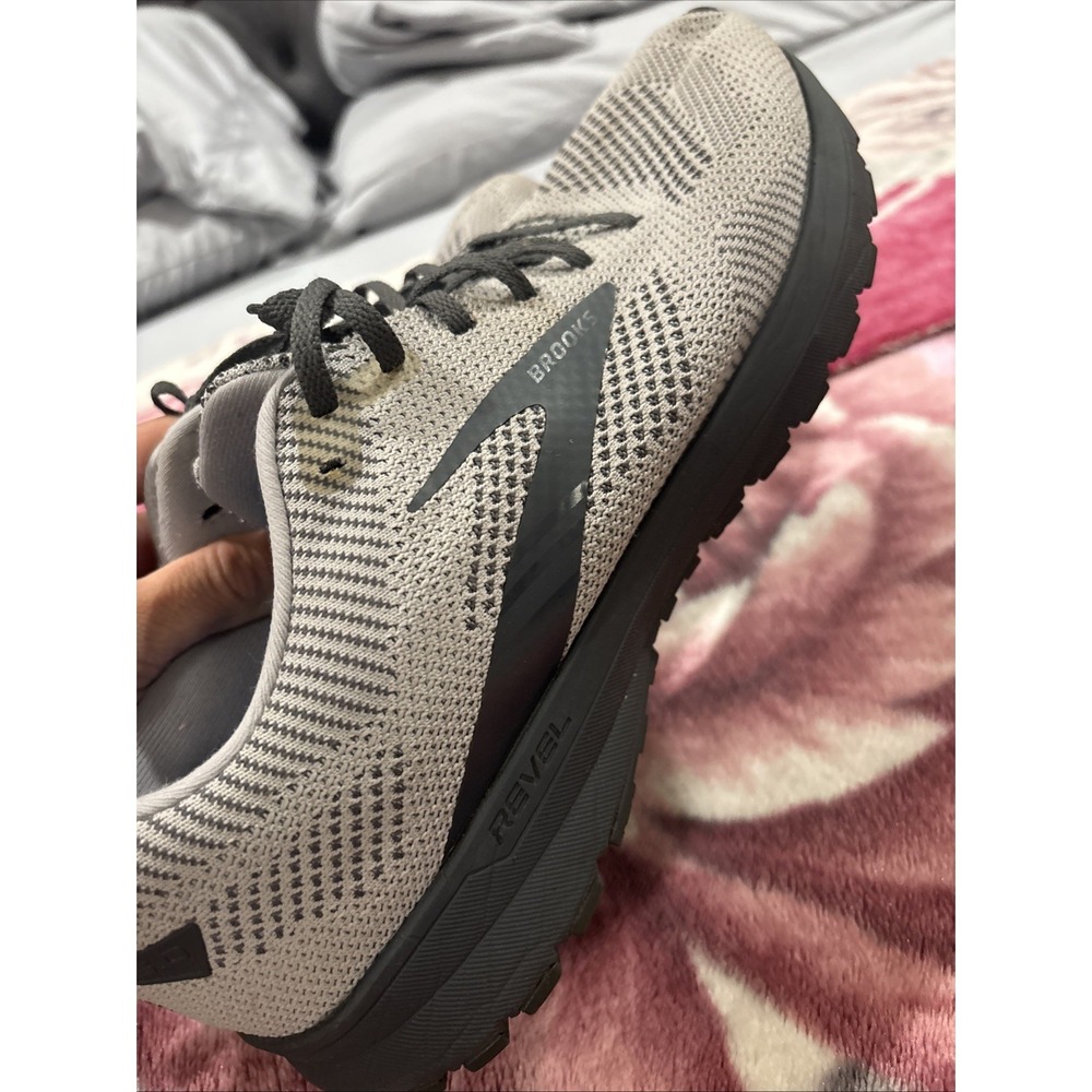 brooks revel 5 men Size 13 No Inner Sole